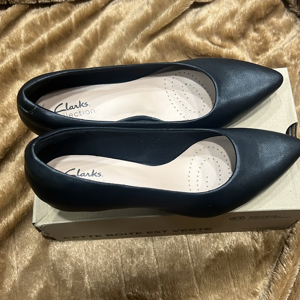 Black Mini Clark’s Collection Heels - Picture 3 of 10